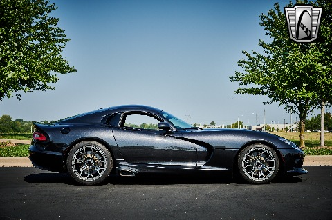 2013 Dodge Viper SRT image 18