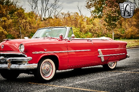 1953 Ford Crestline image 34