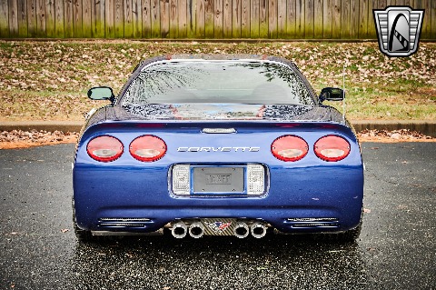 2004 Chevrolet Corvette image 12