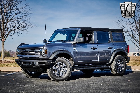 2022 Ford Bronco image 4