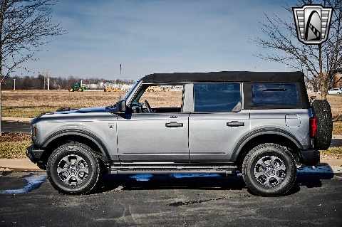 2022 Ford Bronco image 6