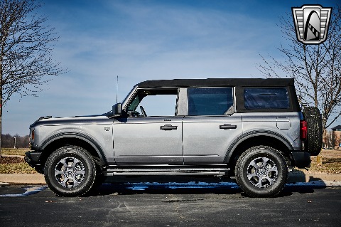 2022 Ford Bronco image 7