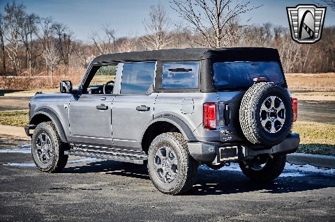 2022 Ford Bronco image 9