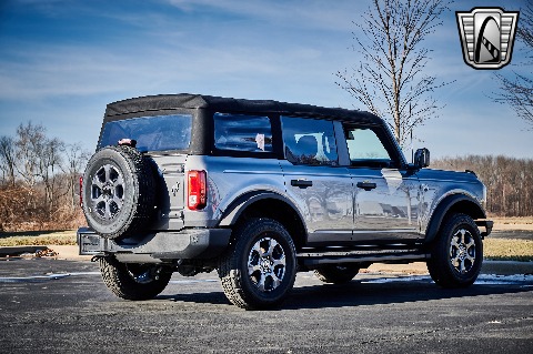 2022 Ford Bronco image 16