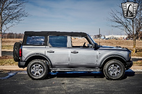 2022 Ford Bronco image 18
