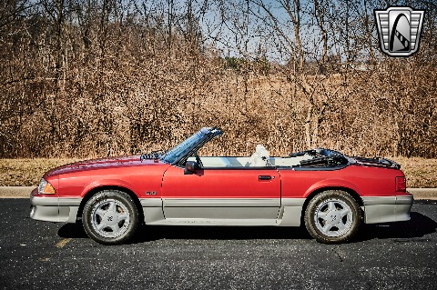1992 Ford Mustang image 6