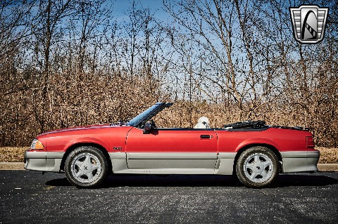 1992 Ford Mustang image 7