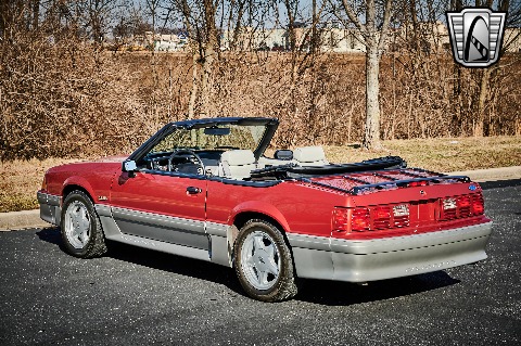 1992 Ford Mustang image 9