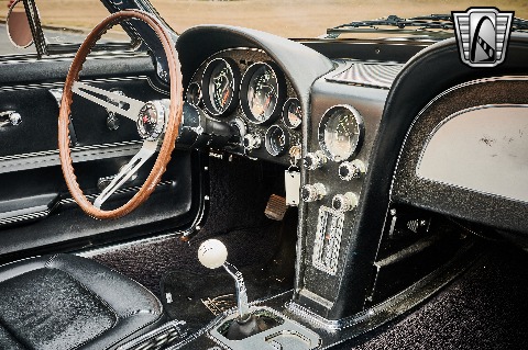 1967 Chevrolet Corvette image 112