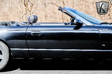 2004 Ford Thunderbird image 31