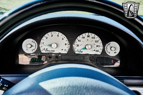 2004 Ford Thunderbird image 100