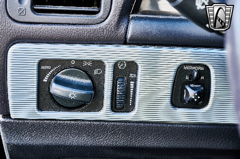 2004 Ford Thunderbird image 102