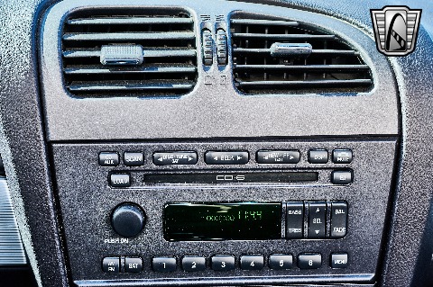 2004 Ford Thunderbird image 103