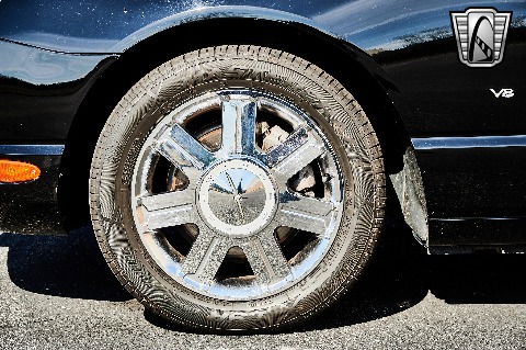 2004 Ford Thunderbird image 130