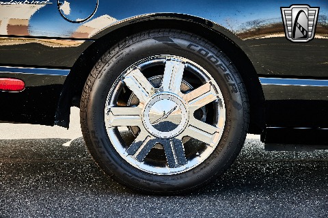 2004 Ford Thunderbird image 132