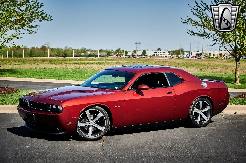 2014 Dodge Challenger image 3