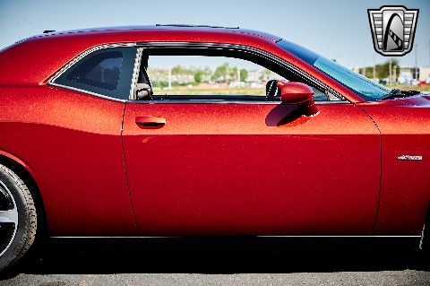 2014 Dodge Challenger image 31