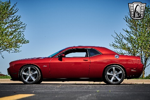 2014 Dodge Challenger image 8