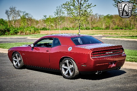 2014 Dodge Challenger image 9