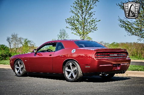 2014 Dodge Challenger image 10