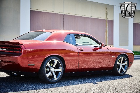 2014 Dodge Challenger image 36