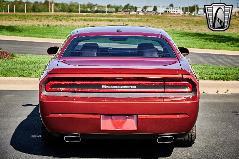 2014 Dodge Challenger image 12