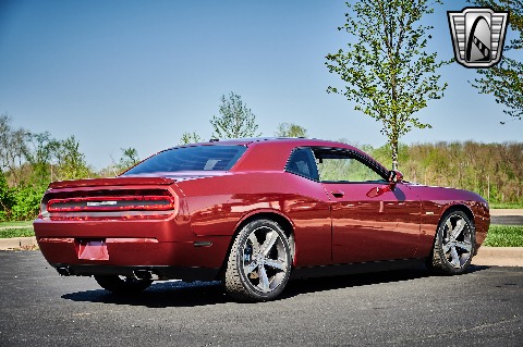 2014 Dodge Challenger image 16