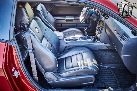 2014 Dodge Challenger image 103