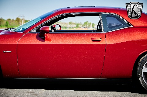 2014 Dodge Challenger image 28