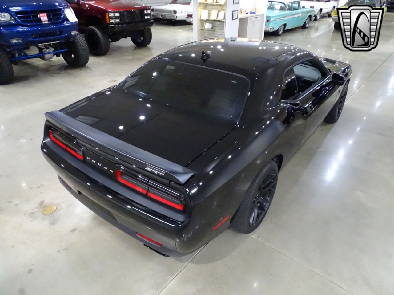 2015 Dodge Challenger 41