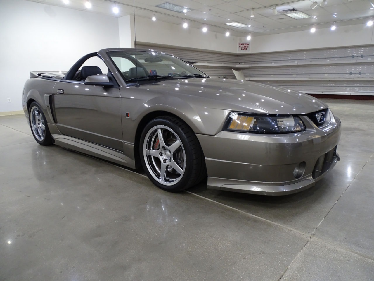2002 Ford Mustang 8