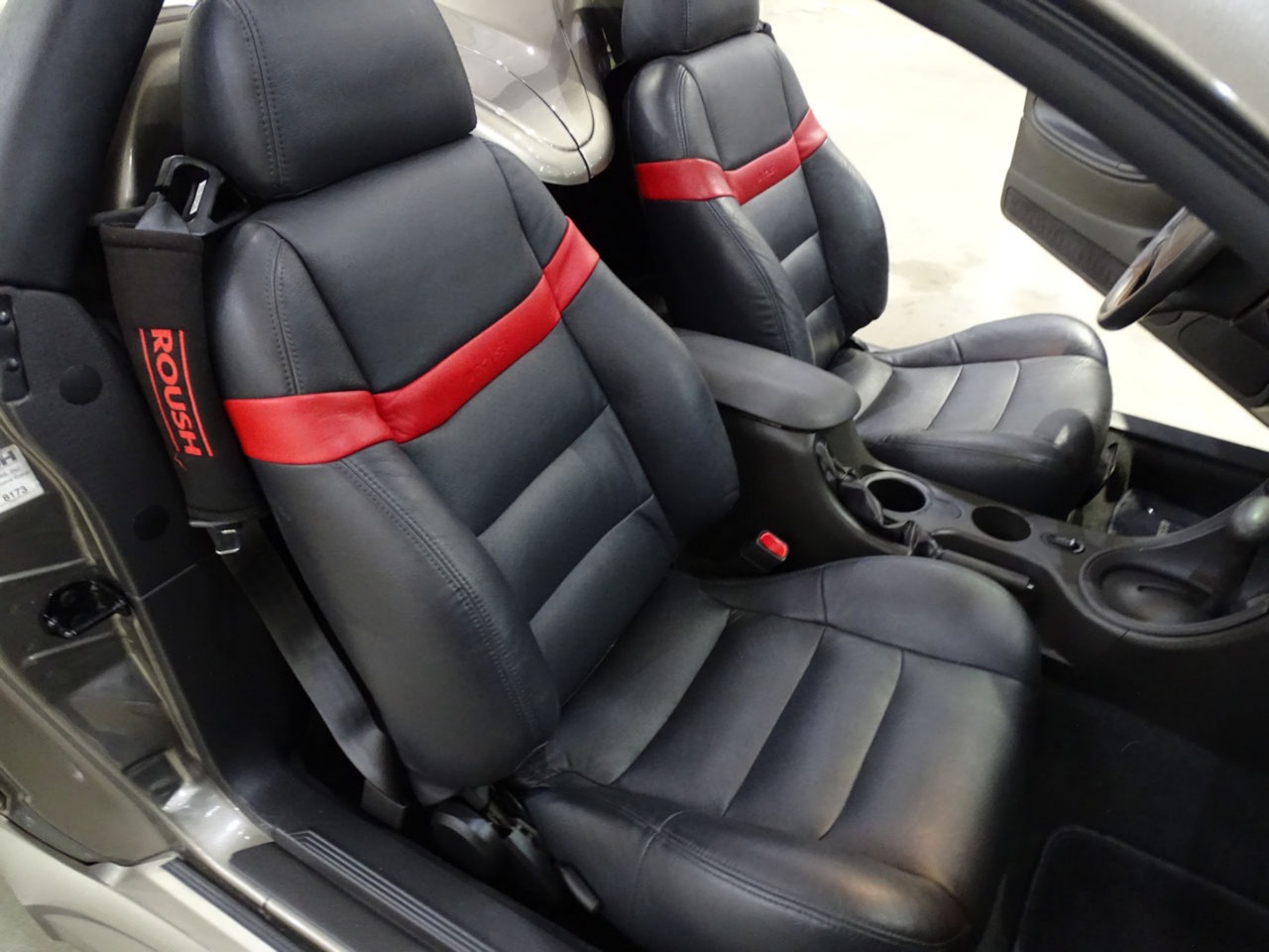 2002 Ford Mustang 25