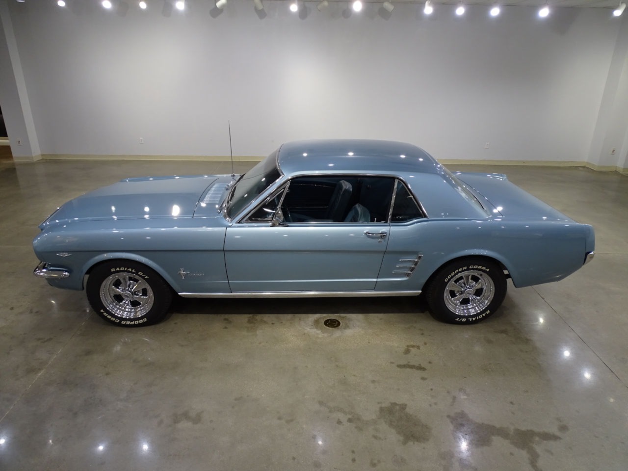 1966 Ford Mustang 32