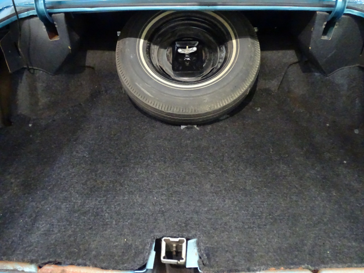 1967 Cadillac Sedan DeVille 24