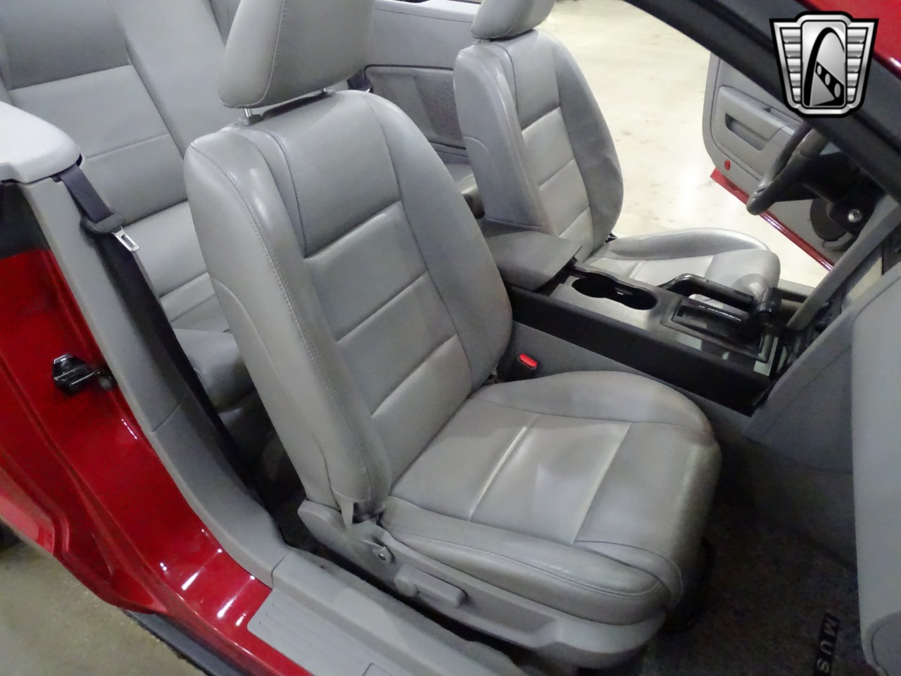 2005 Ford Mustang 22