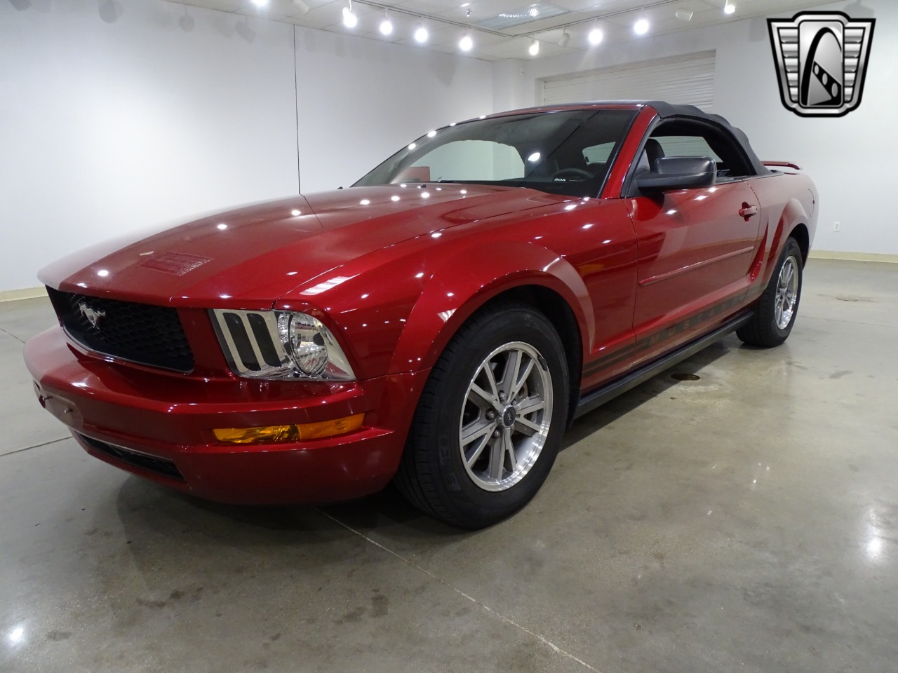 2005 Ford Mustang 2