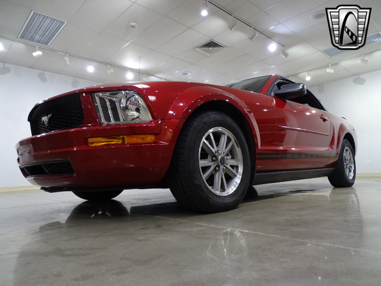2005 Ford Mustang 33