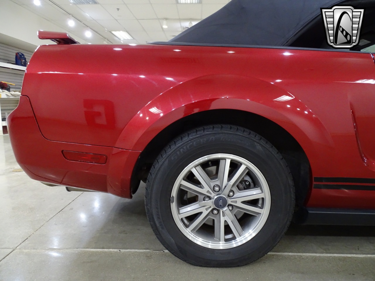 2005 Ford Mustang 54