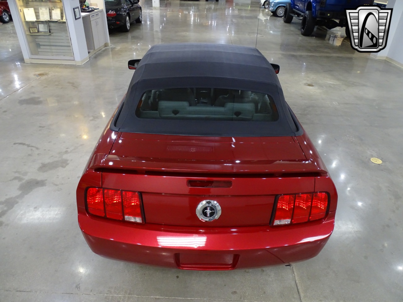 2005 Ford Mustang 38
