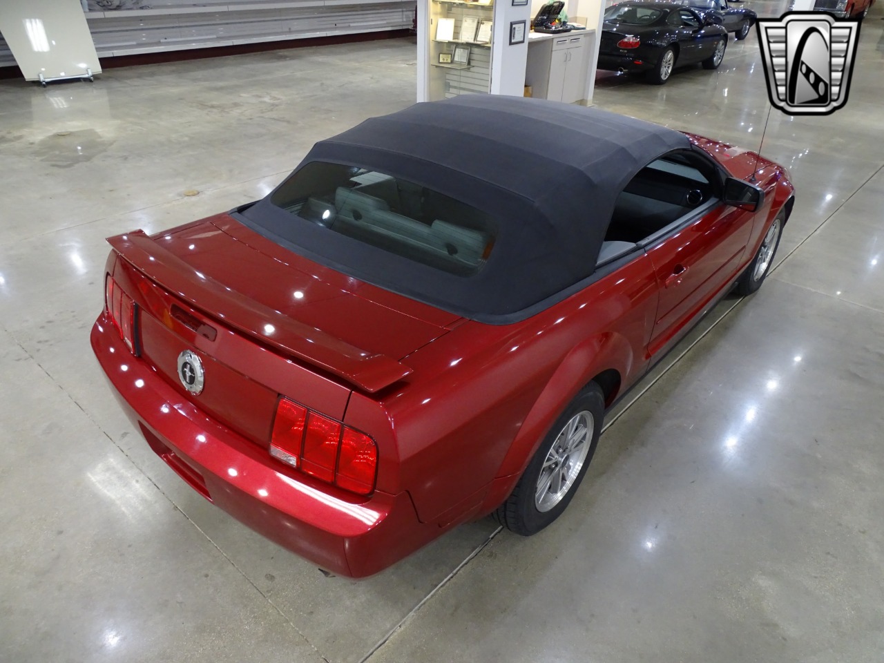 2005 Ford Mustang 40