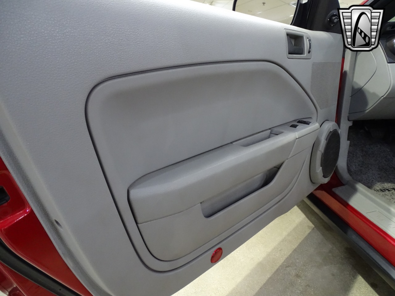 2005 Ford Mustang 17