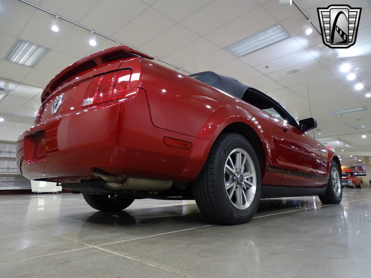 2005 Ford Mustang 41