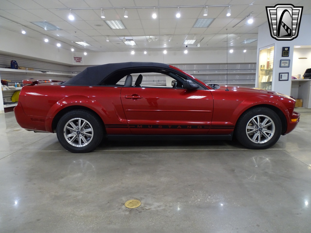 2005 Ford Mustang 7
