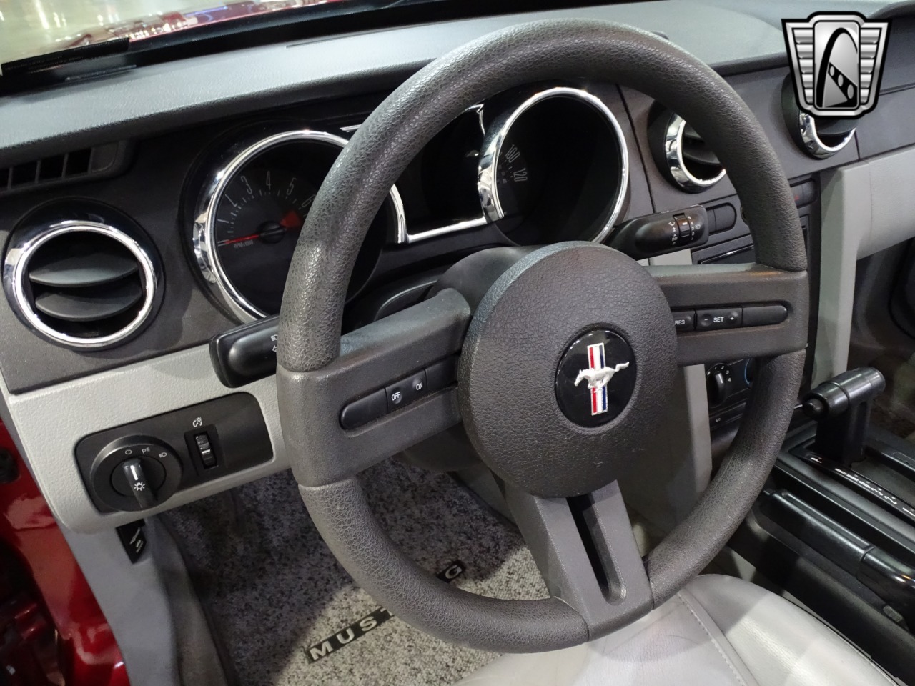 2005 Ford Mustang 19