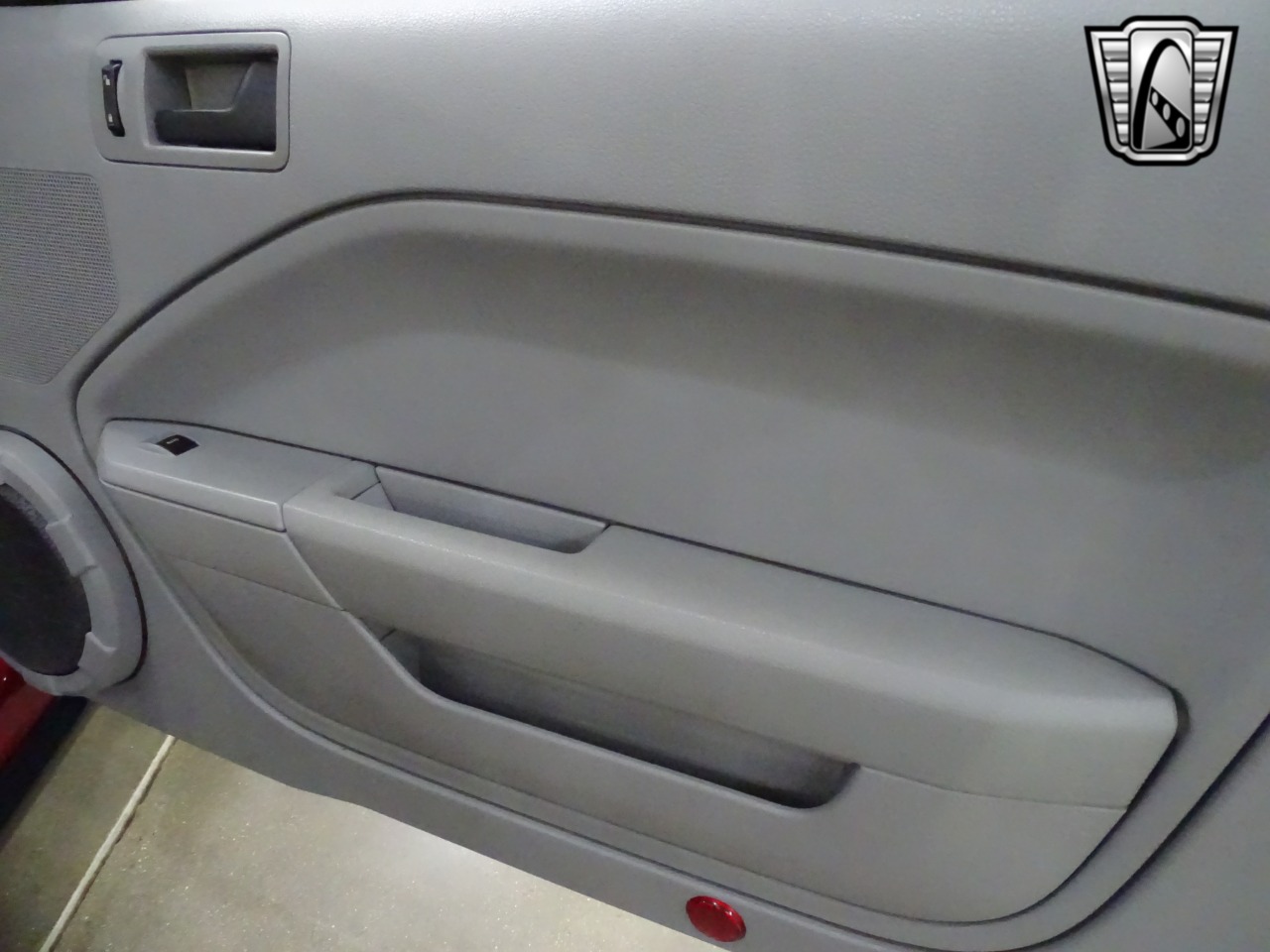 2005 Ford Mustang 21