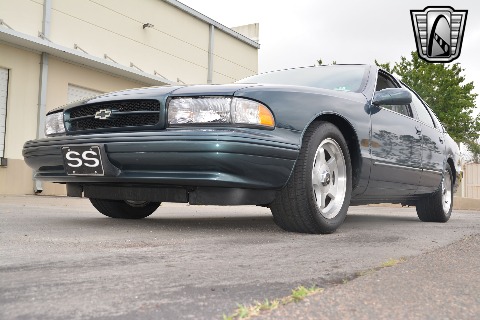 1996 Chevrolet Impala image 12