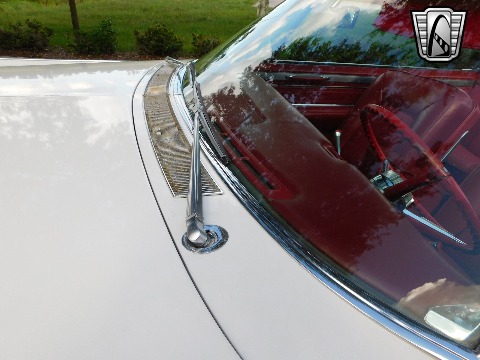 1965 Cadillac DeVille image 32