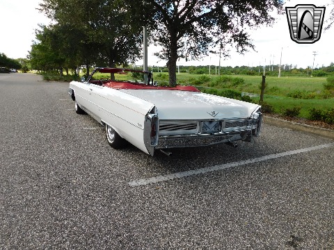 1965 Cadillac DeVille image 23
