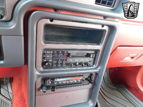 1986 Ford Thunderbird image 93