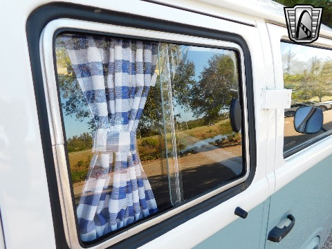 1996 Volkswagen Bus image 29
